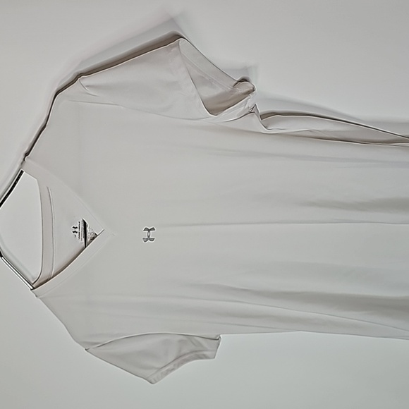 UNDER Armour large white athletic shorts sleeve shirt - Picture 2 of 6